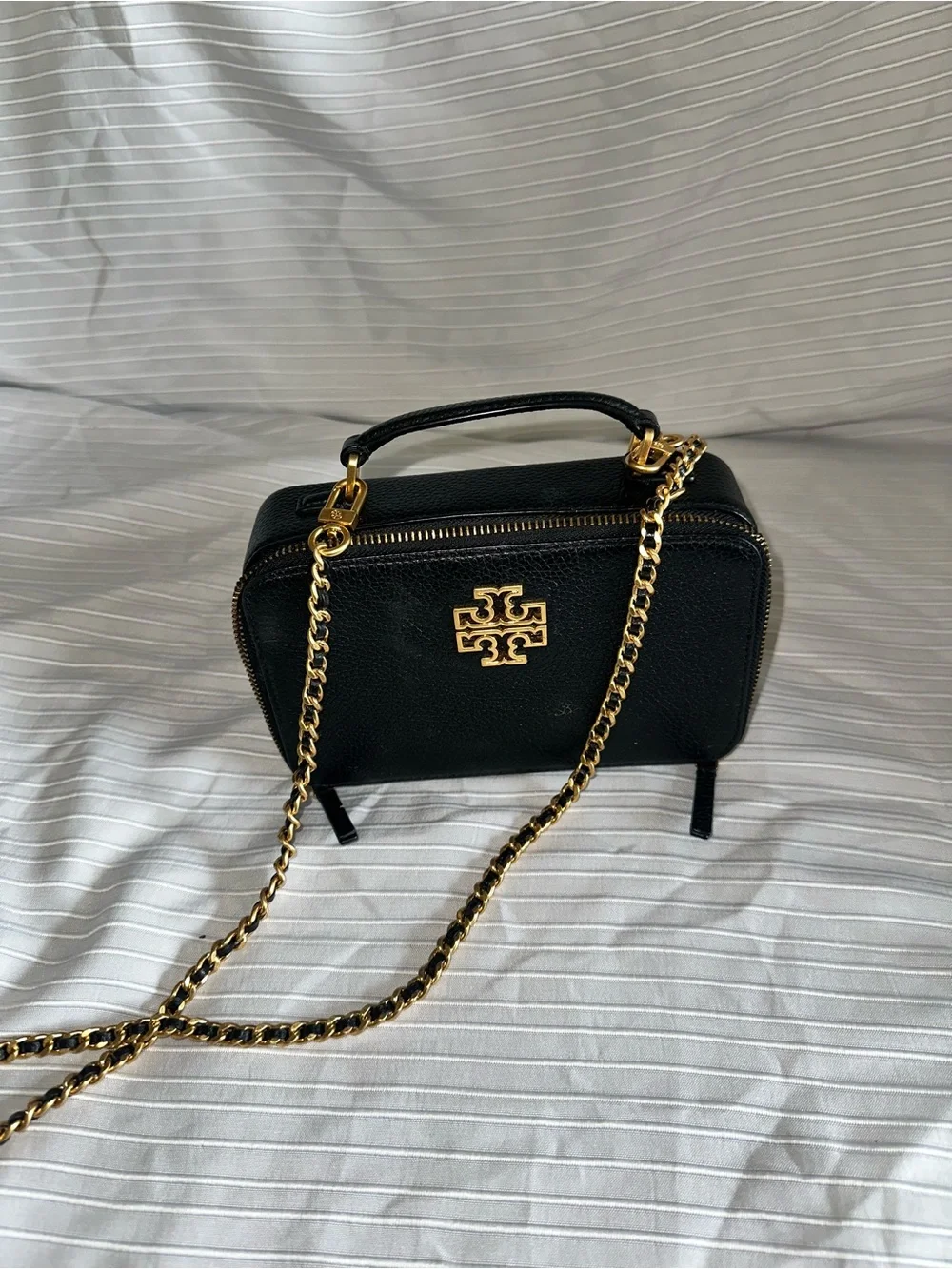 Tory Burch compact pebbled